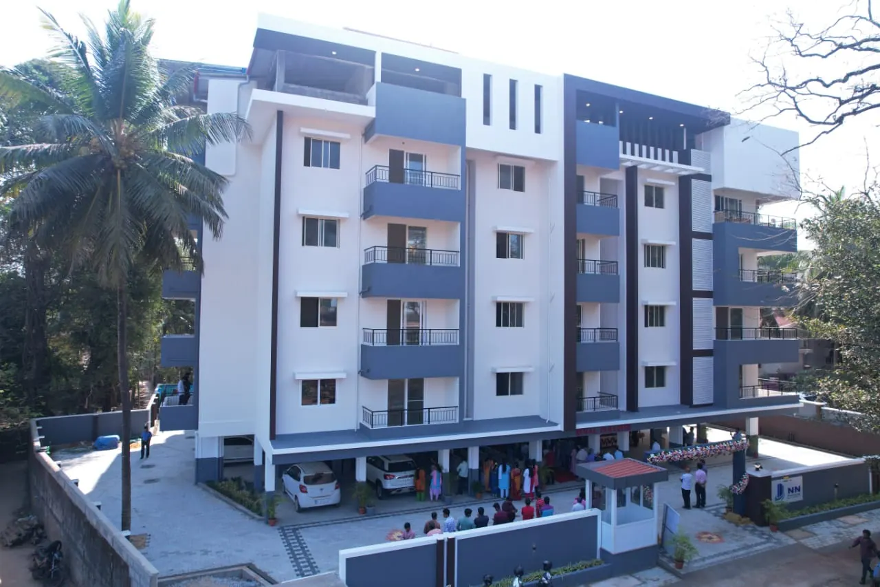 Royal Paradise apartments photo 1